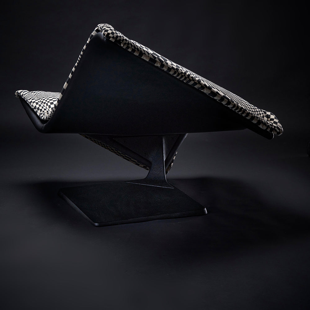 "Flying carpet" armchair