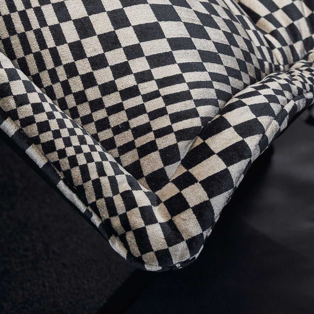 "Flying carpet" armchair