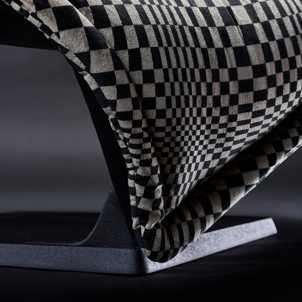 "Flying carpet" armchair
