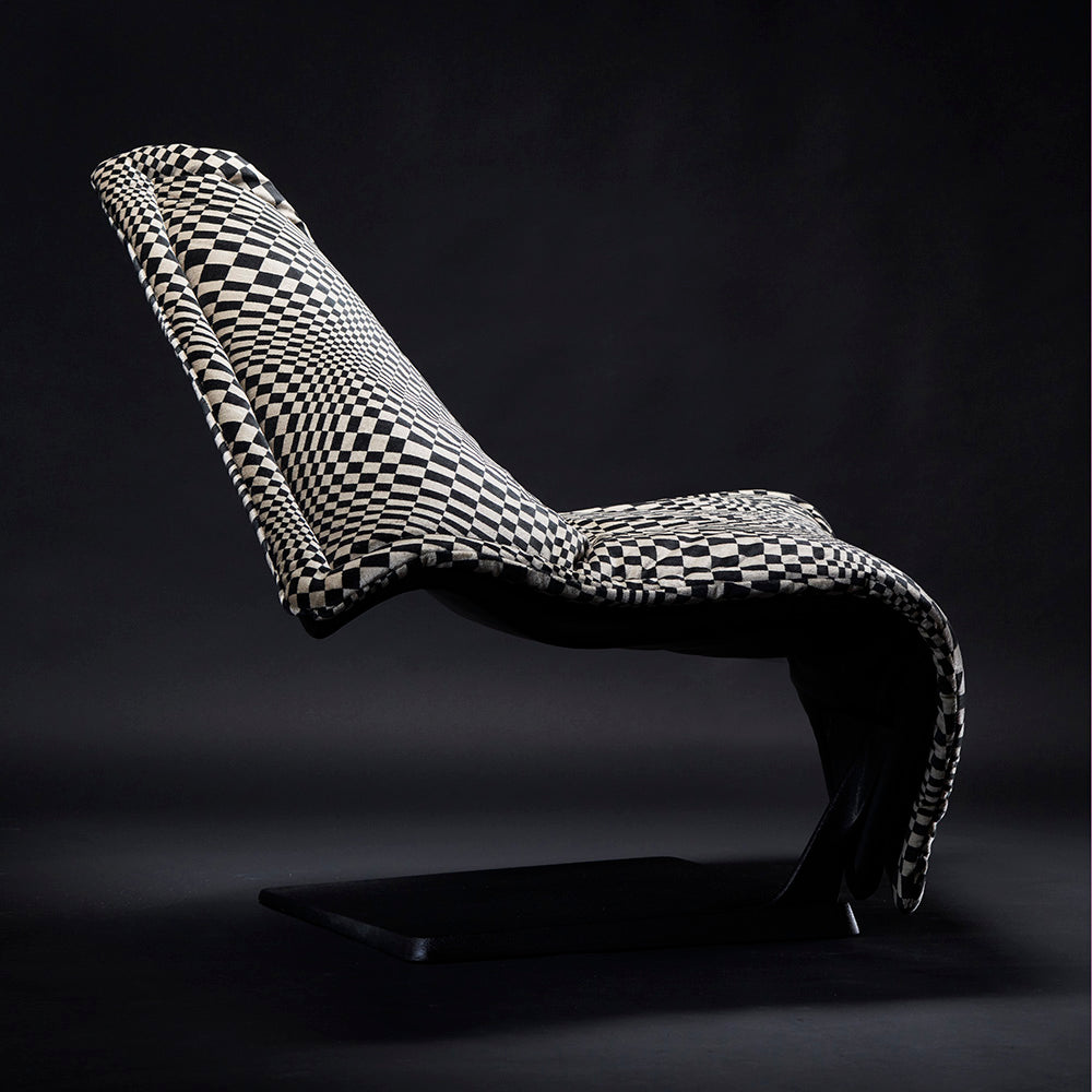 "Flying carpet" armchair