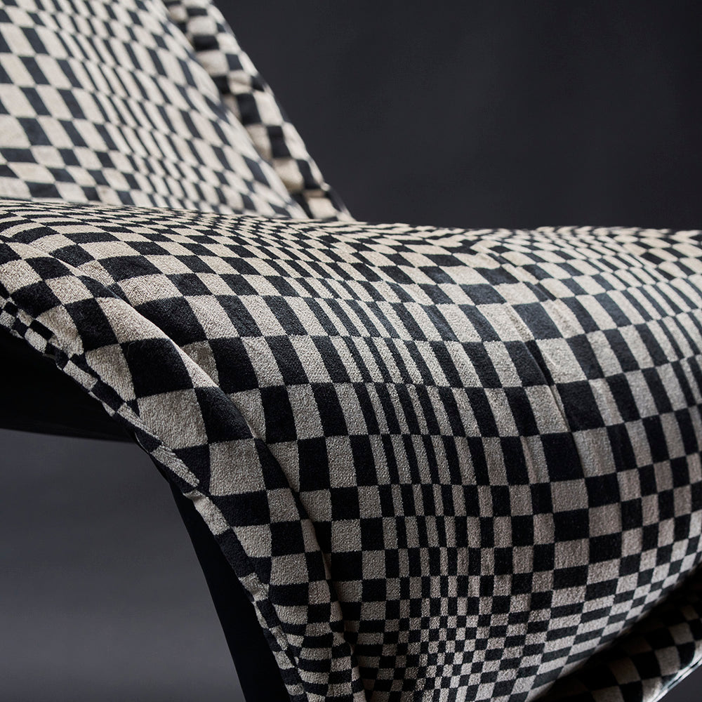 "Flying carpet" armchair