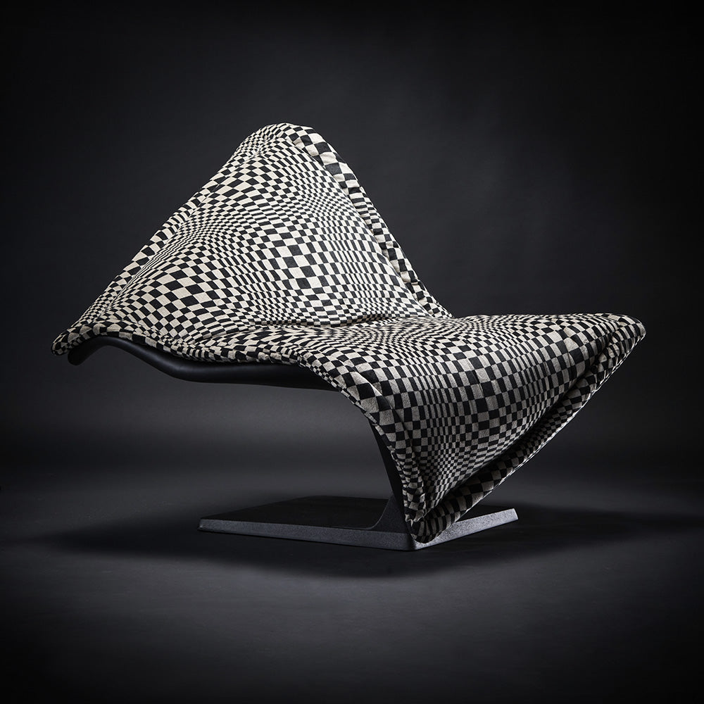 "Flying carpet" armchair