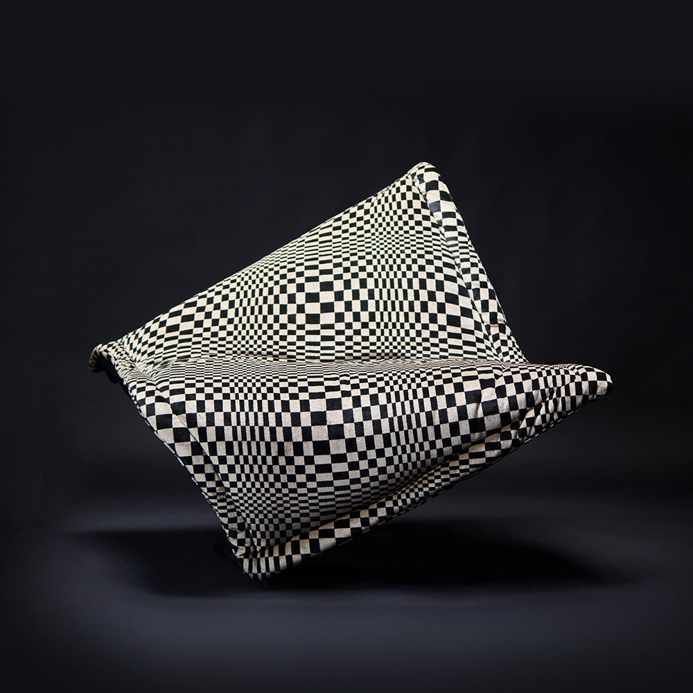 "Flying carpet" armchair